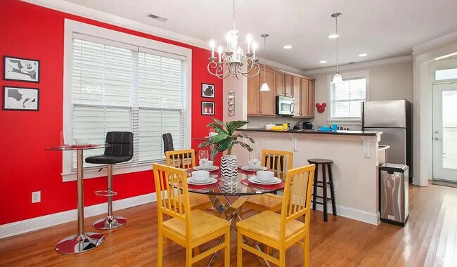 Foto del edificio - Room in House on Dubois Court