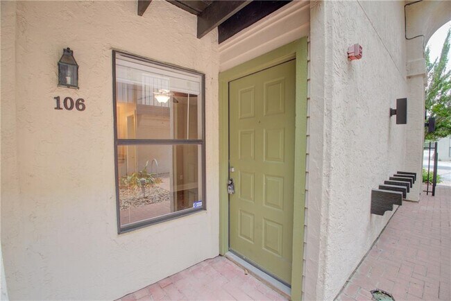 Foto del edificio - 1306 Norwalk Ln