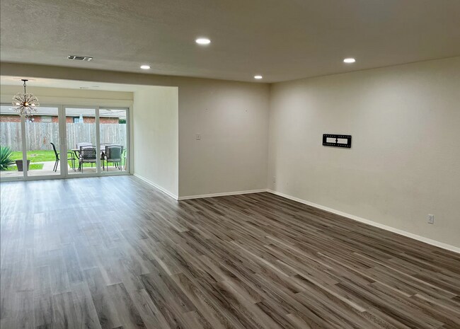 Building Photo - 2206 NW 55th St
