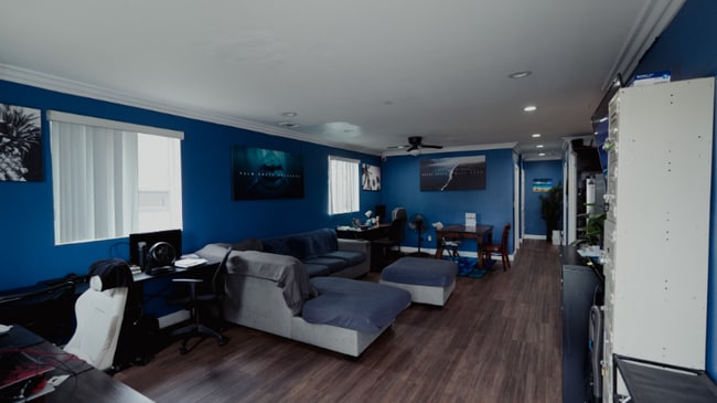 Foto del edificio - 1447 E 25th St