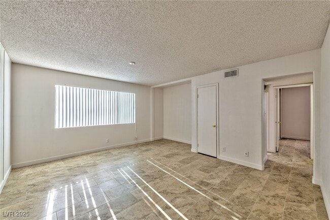 Foto del edificio - 3821 Daisy St