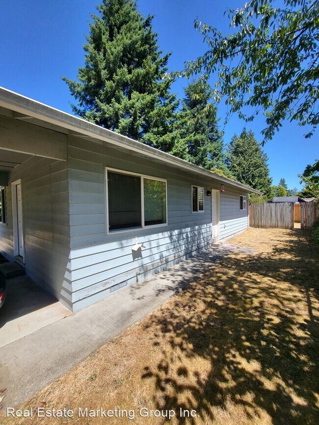Foto del edificio - 3 br, 1 bath House - 418 N 13th Street