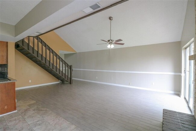 Building Photo - 6111 Briar Glade Dr