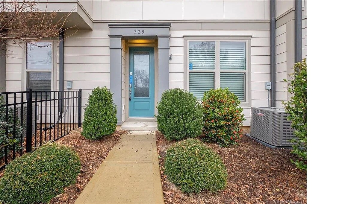325 Ideal Way, Charlotte, NC 28203 Townhome Rentals in Charlotte NC