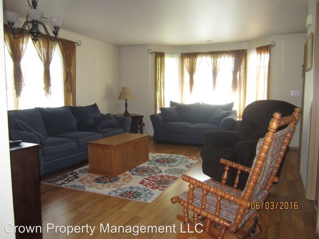 Foto del edificio - 3 br, 2 bath House - 5516 Dundas Lane