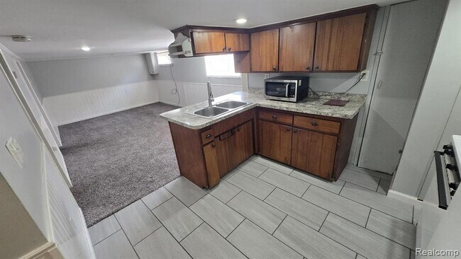 Foto del edificio - 832 Farnsworth Rd