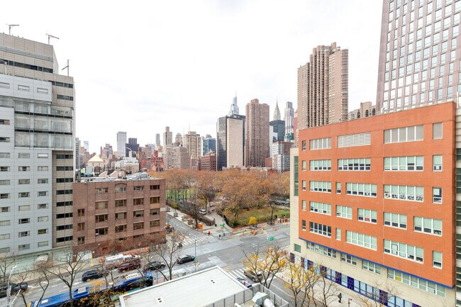 Building Photo - 401 E 34th St