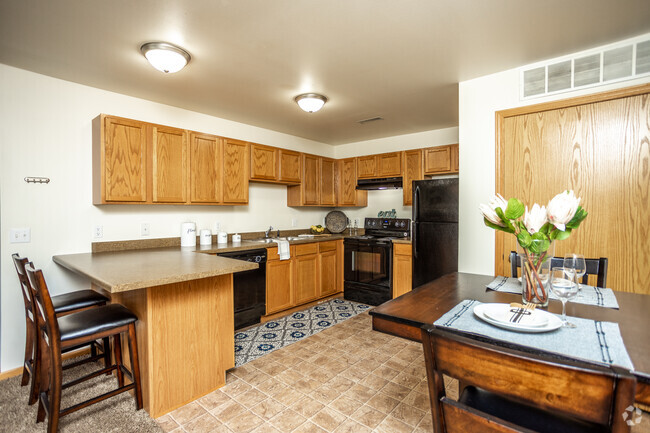 2BR, 1BA - 925 SF - Wheatland Condos