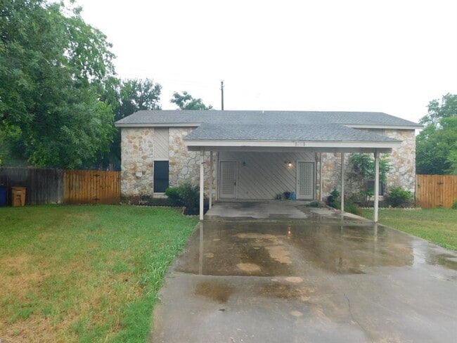 Building Photo - 8208 Hood Cir