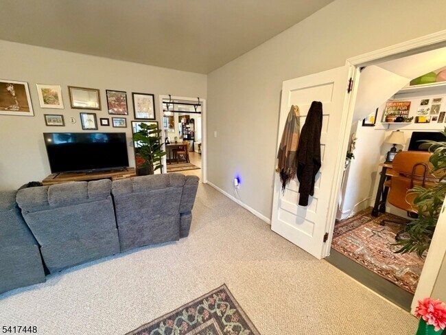 Foto del edificio - 33 Claremont Ave