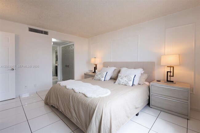 Foto del edificio - 6770 Indian Creek Dr