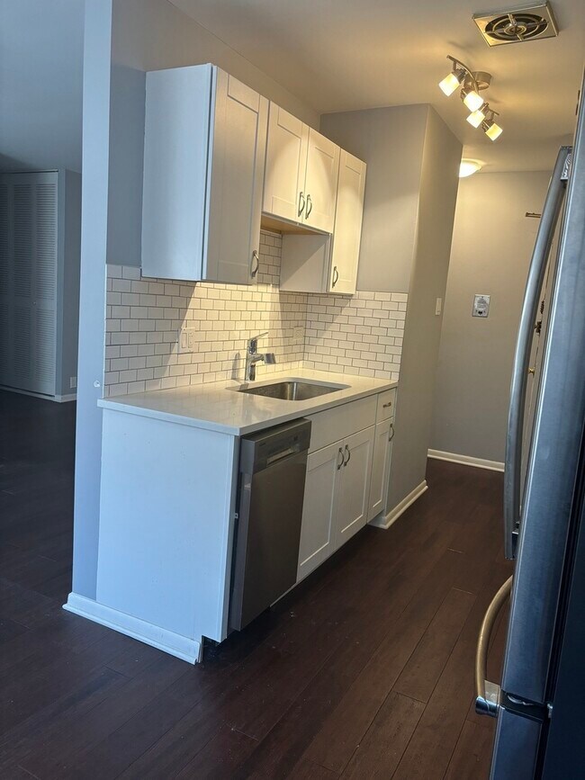 Foto del edificio - 5920 N Kenmore Ave