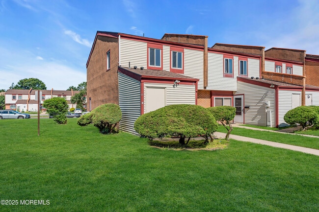 Building Photo - 10 Foxwood Ct