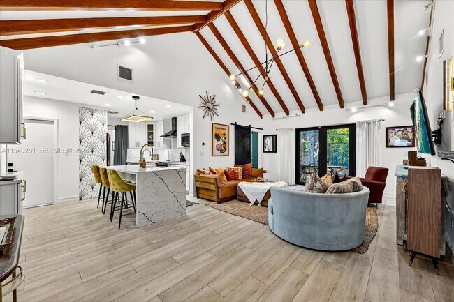 Foto del edificio - 8225 NE 8th Ct