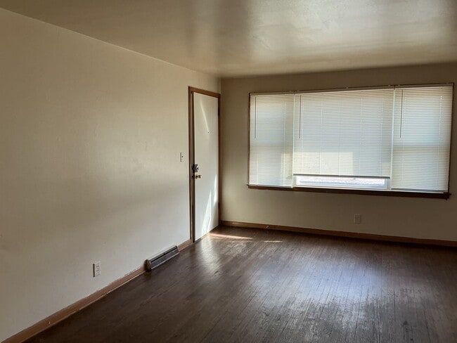 Building Photo - 7017 N Teutonia Ave