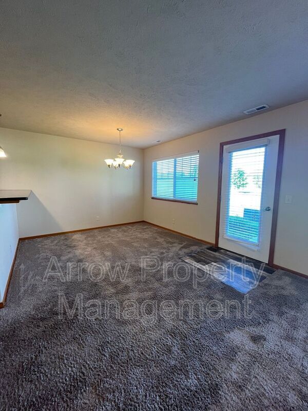Foto del edificio - 6241 Windhaven Dr