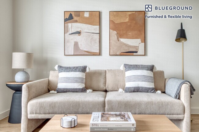 Foto del edificio - 2900 Manor Rd