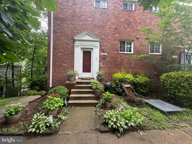 Building Photo - 3538 Gunston Rd