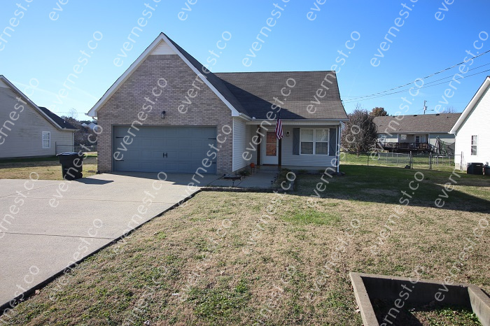 Primary Photo - 3 bed / 2 bath home