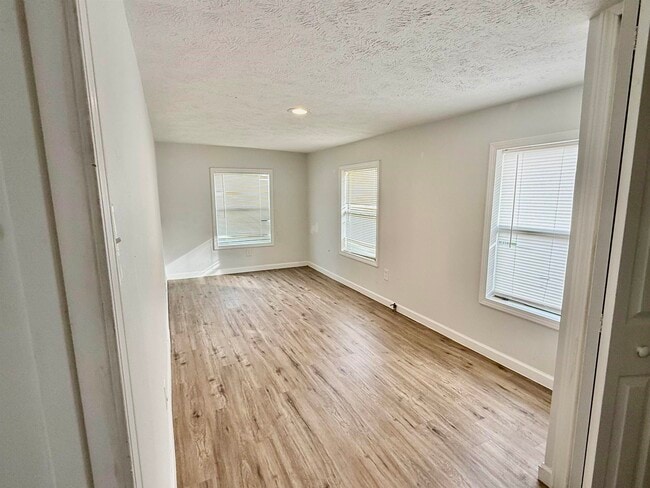 Building Photo - 1617 N Jake St