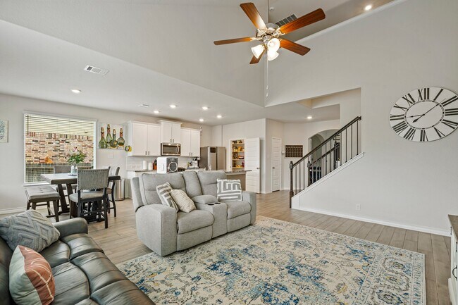 Building Photo - 512 Steele Shallows