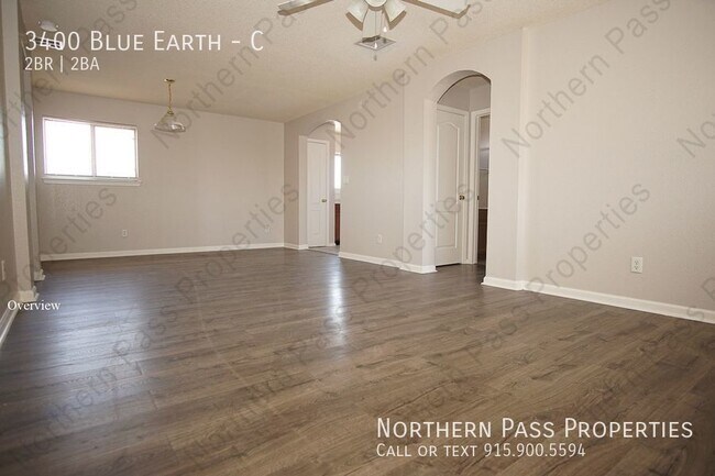 Building Photo - 2 BDR Eastside Apt- Laundry Hookups!