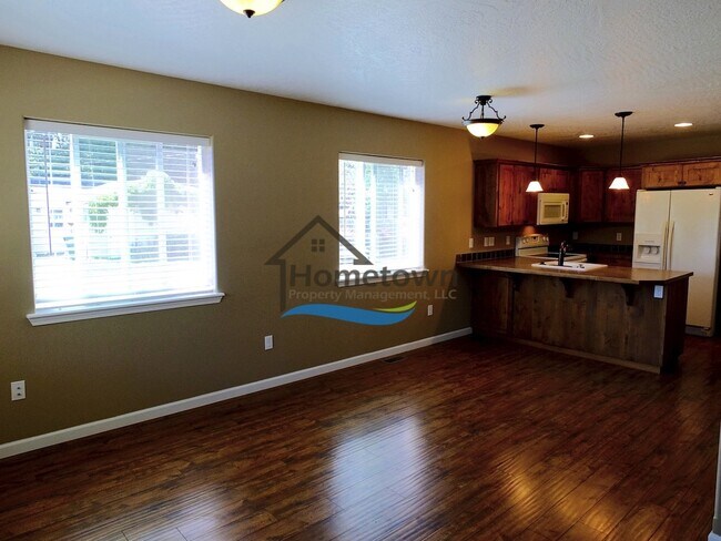 Foto del edificio - 2 Bedroom, 2 Bathroom Home w/Garage & Fenc...
