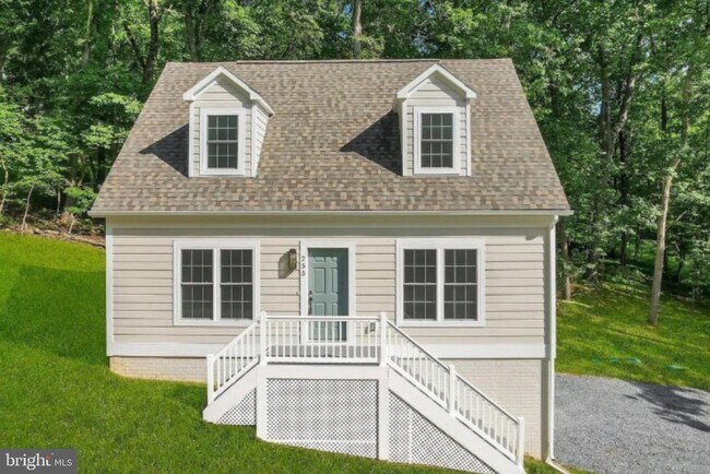 Building Photo - 255 Laurel Ln