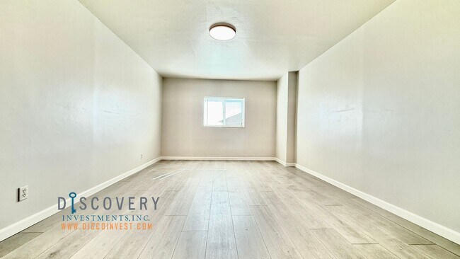 Foto del edificio - Contemporary San Leandro Hills Home