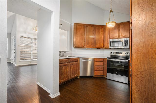 Building Photo - 10627 Tall Oak Dr