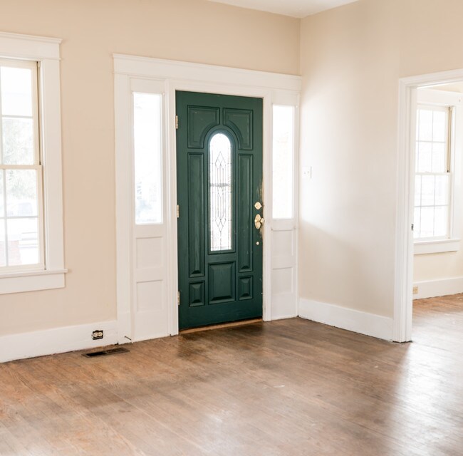 411 E Burwell Ave, Knoxville, TN 37917 House Rental in Knoxville, TN