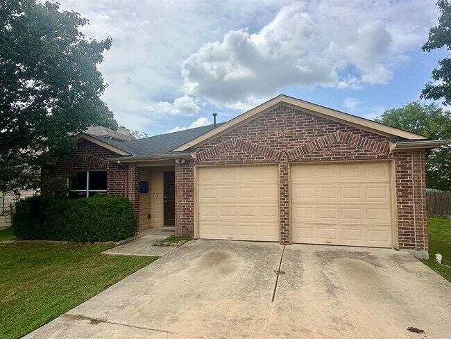 Building Photo - 124 Spruce Dr
