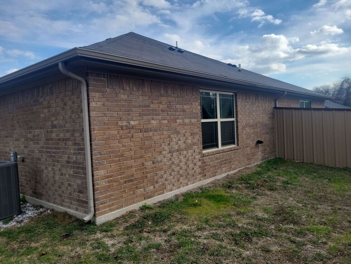Building Photo - 1806 Seminole Trce