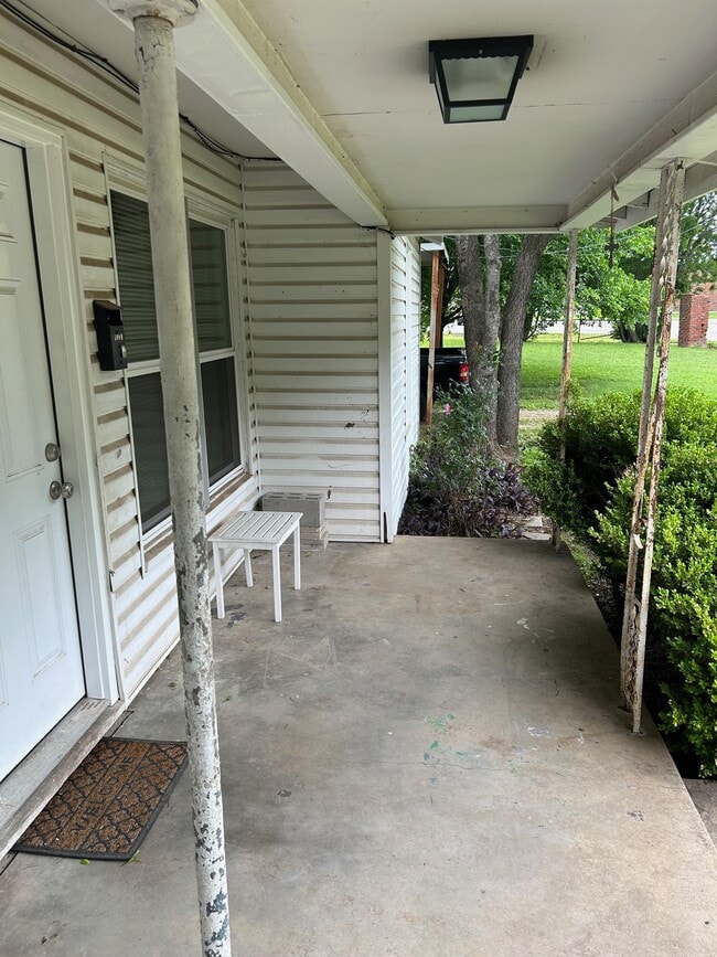 Building Photo - 509 Elm St