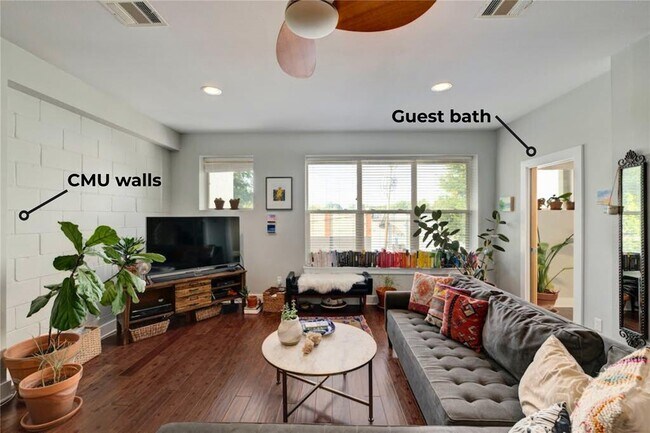 Foto del edificio - 2608 E 6th St