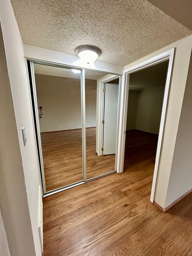 Building Photo - Irvington area home for rent!