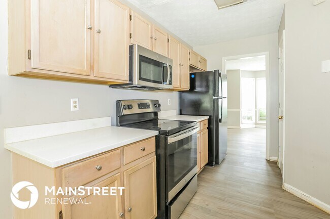 Building Photo - 638 Stonemill Manor