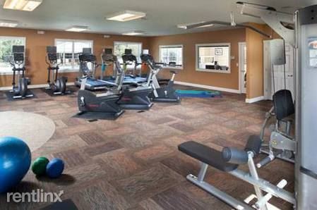 Foto del edificio - 2 br, 1 bath Apartment - 107 Middlesex Rd