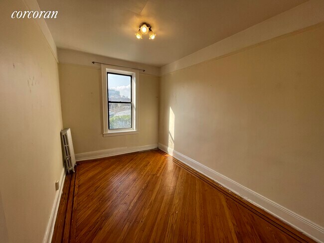 Building Photo - 315 Schaefer St