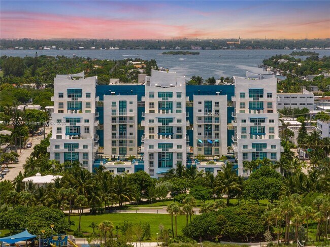 Building Photo - 7600 Collins Ave