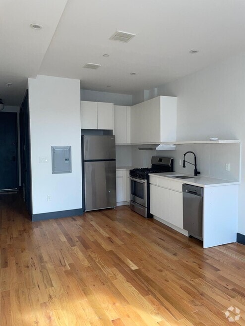 Building Photo - 568-572 Communipaw Ave