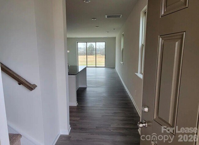 Building Photo - 1007 Maylen Trce