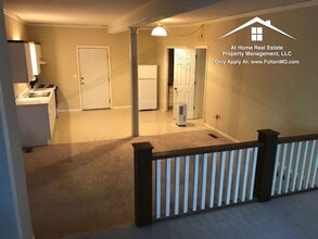 Building Photo - 808 Center St