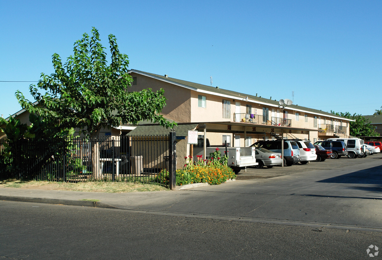 Primary Photo - 4331 E Hamilton Ave