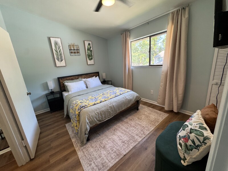 Foto principal - 3801 Crown Point Rd