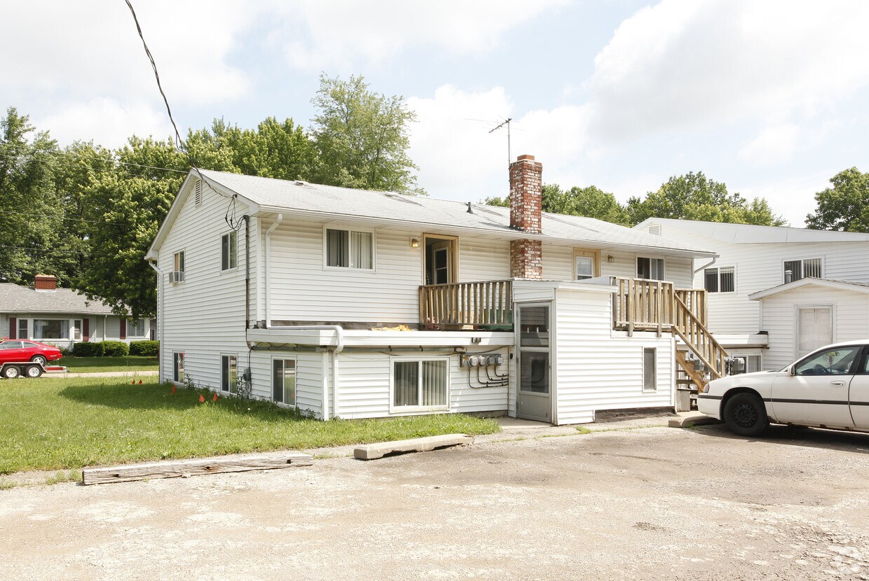 400 Poplar St, Clio, MI 48420 Apartments in Clio, MI