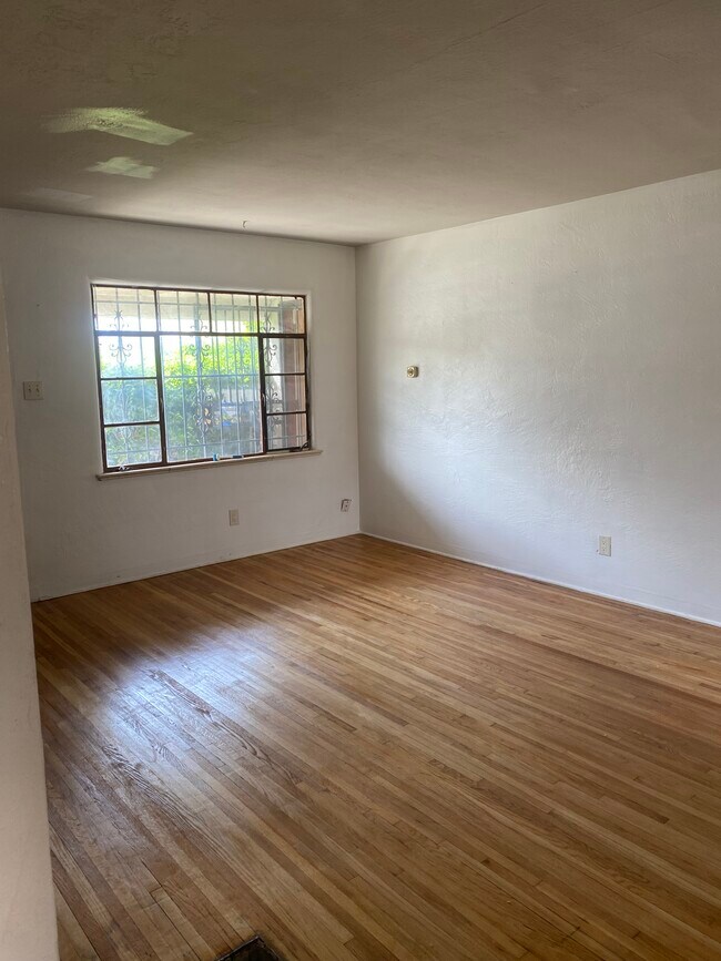 Foto del edificio - 5703 Trumbull Ave SE