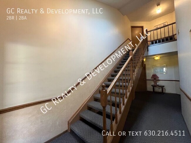 Building Photo - ***SCHAUMBURG CONDO - FULLY UPDATED / 2 BD...