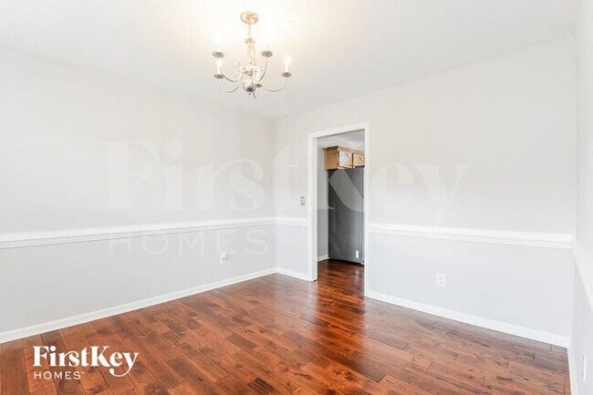 Foto del edificio - 6698 Knob Hill Ct