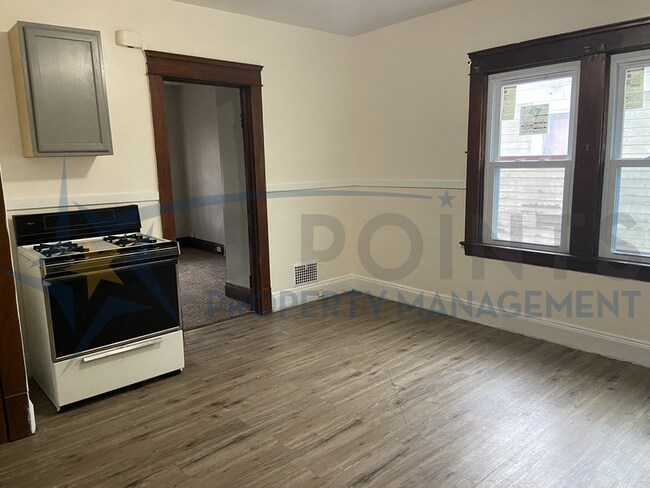 Foto del edificio - 14214 Westropp Ave